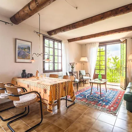 Maison De *
