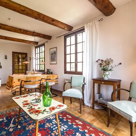 Maison De *